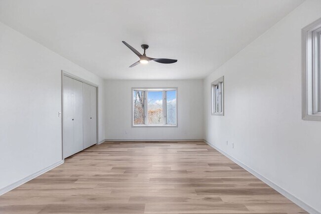 Building Photo - 39 Salen Ln