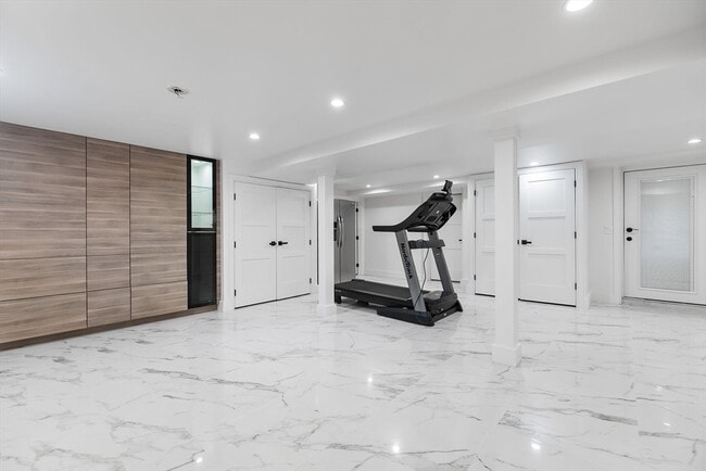 Building Photo - 4 Hadley Rd