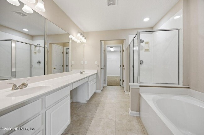 Building Photo - 11152 Castlemain Cir S