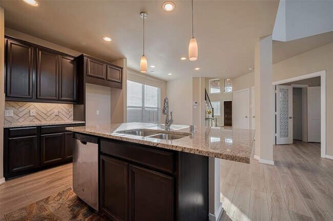 Building Photo - 7809 Axis Rdg Dr