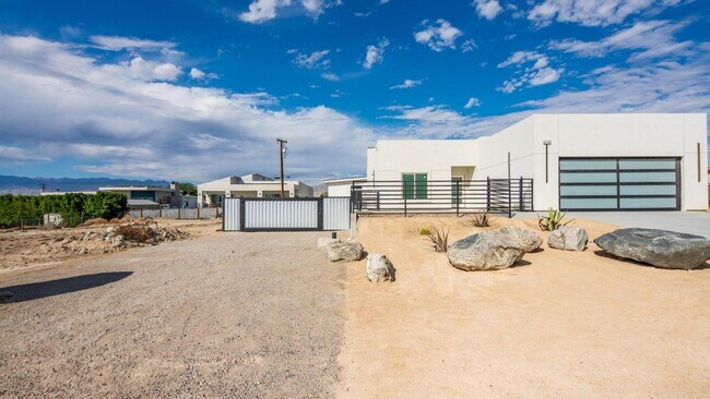 Building Photo - 67670 Buckboard Ln