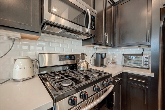 Building Photo - 3904 Tulane Oak Dr