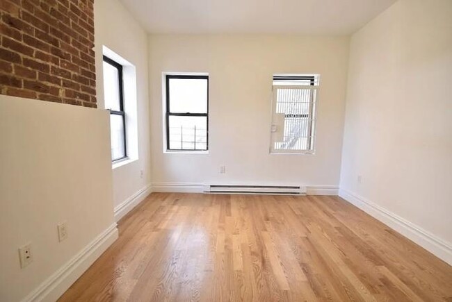 Building Photo - 2 bedroom in New York NY 10019