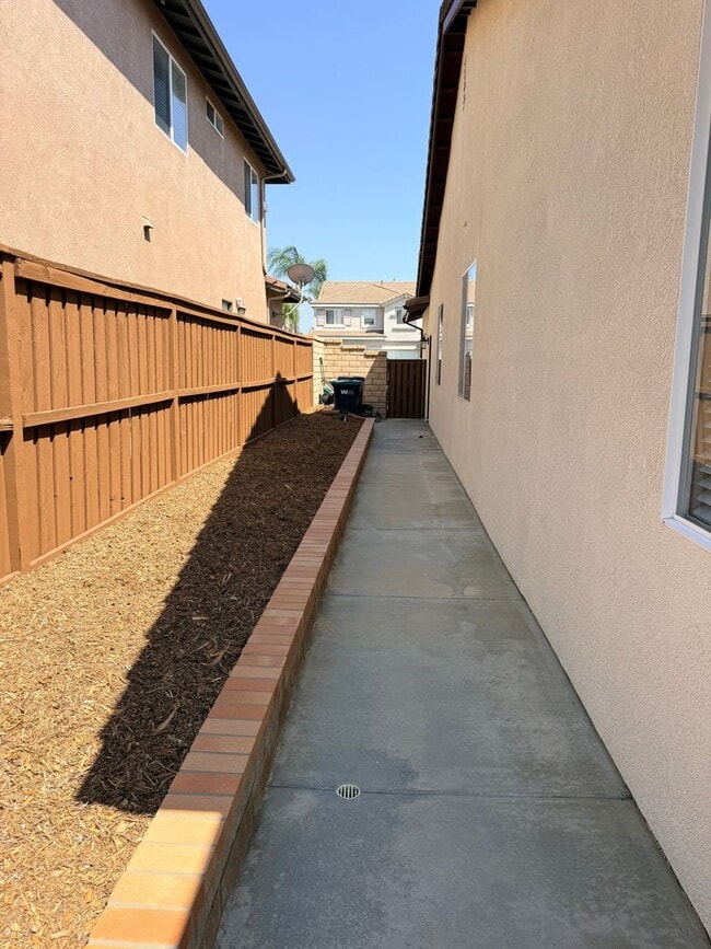 Building Photo - Beautiful 4-Bedroom Single-Story Home for Rent in Murrieta