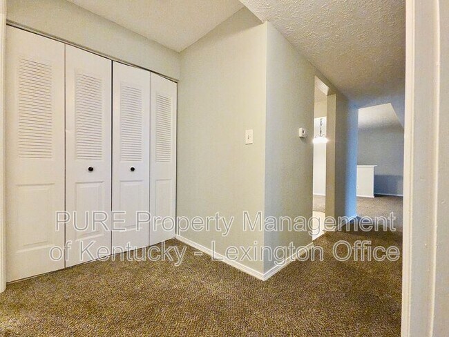 Building Photo - 348 Redding Rd