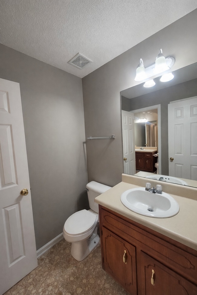 Building Photo - Welcome Home to Comfort, Space & Charm!