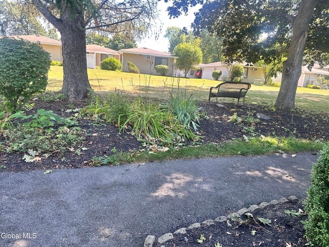 Building Photo - 36 Donna Lynn Dr