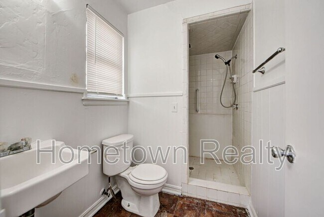 Building Photo - 821 NE 81st St