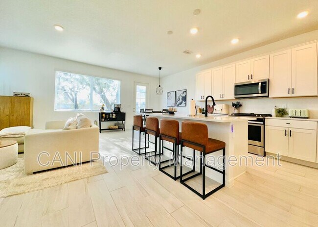 Building Photo - 745 Benoi Dr