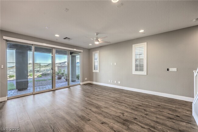 Building Photo - 12540 Skylight View St