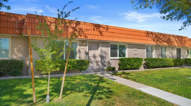 Building Photo - 8206 E Orange Blossom Ln