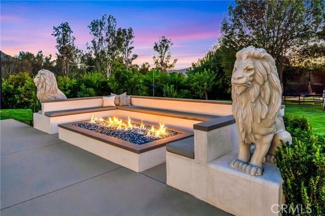 Building Photo - 2037 Delphine Ln