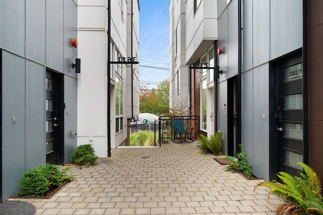 Building Photo - 3615 2nd Ave NW