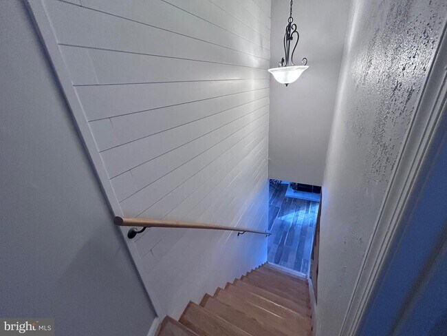 Building Photo - 132 Pinecrest Ln