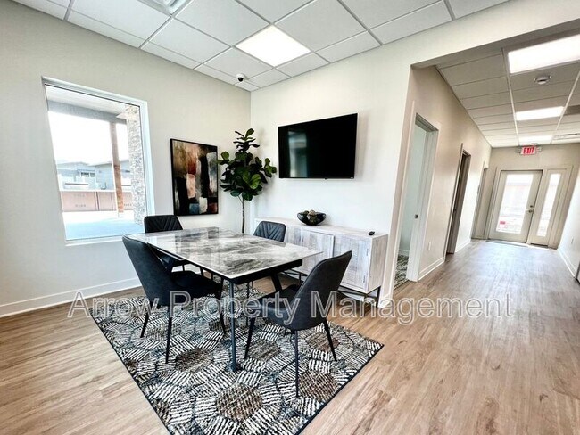 Building Photo - 1215 Claude Rd