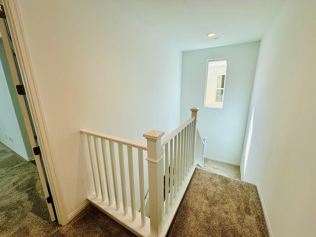 Building Photo - 27366 Hyland Ct