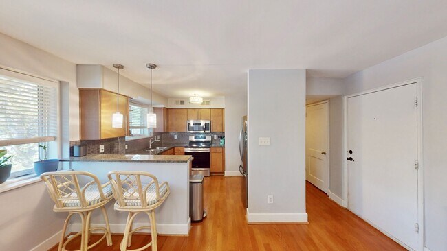 Building Photo - 227 N Dotger Ave