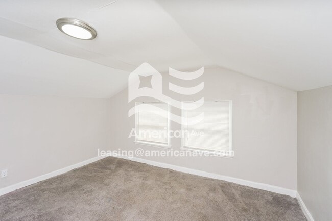 Building Photo - 628 S 40th St