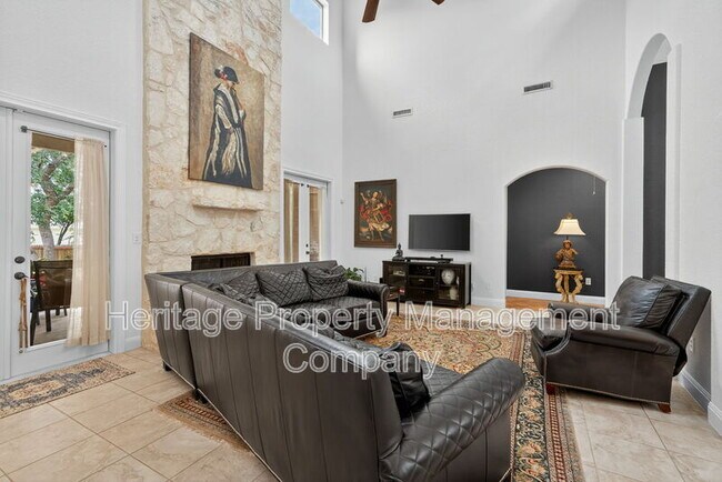Building Photo - 24915 Estancia Cir