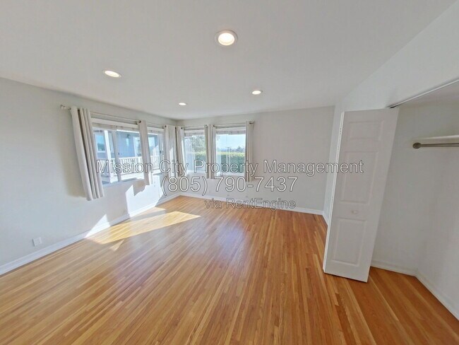Building Photo - 1424 Salinas Pl