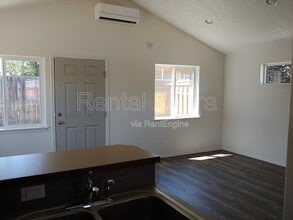 Building Photo - 1424 NW 9th St