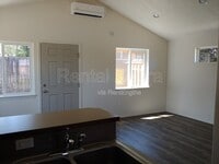 Building Photo - 1424 NW 9th St