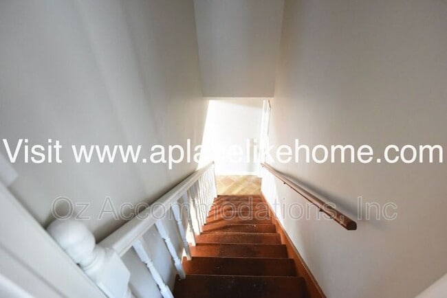 Building Photo - 1725 N 76th Terrace