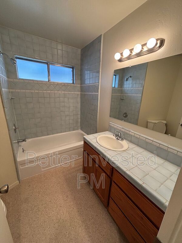 Building Photo - 1912 Cooper Dr