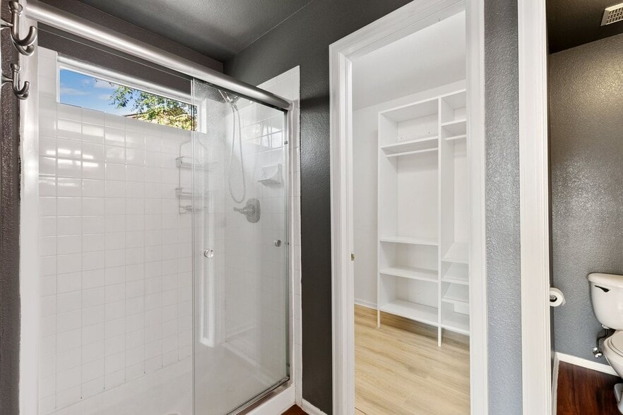 Building Photo - 8330 Dassel Dr