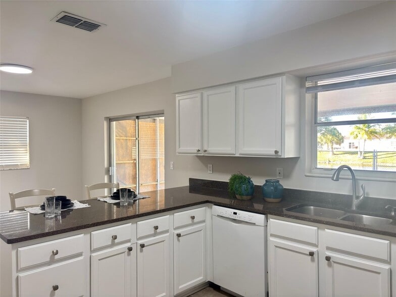 Building Photo - 10935 Gable St