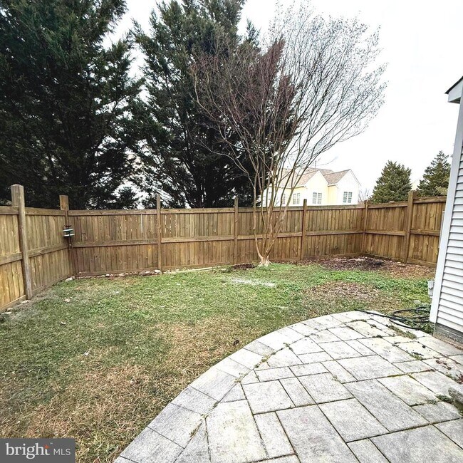 Building Photo - 13120 Misty Glen Ln