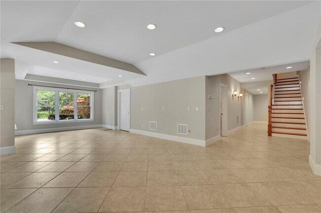 Building Photo - 11180 W Rd