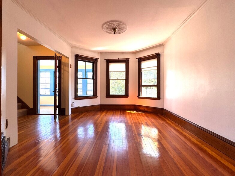 Living Room & Porch - 104 Hancock St