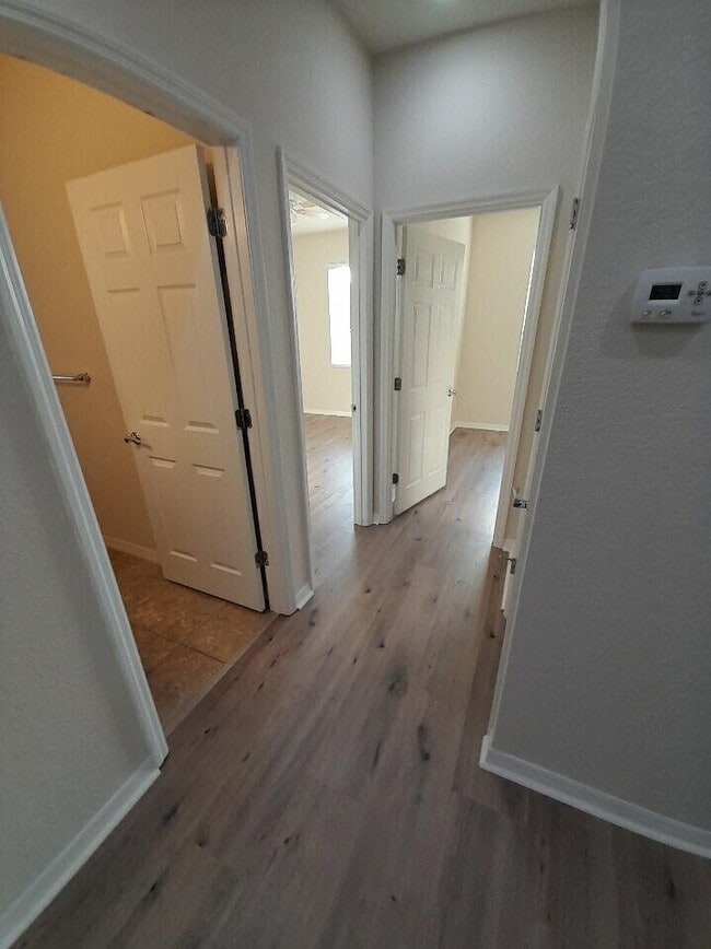 Building Photo - 2812 N Bismark Ln