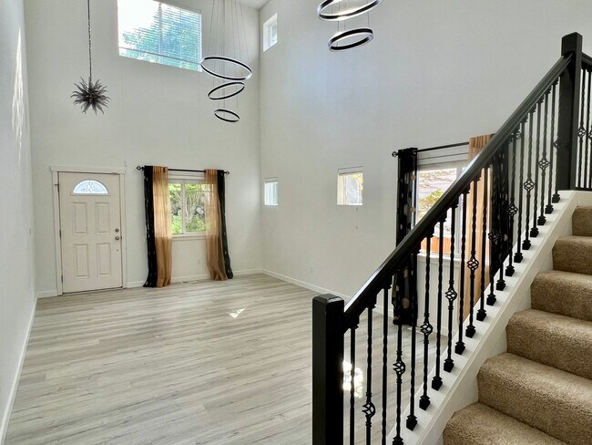 Building Photo - Bothell Home