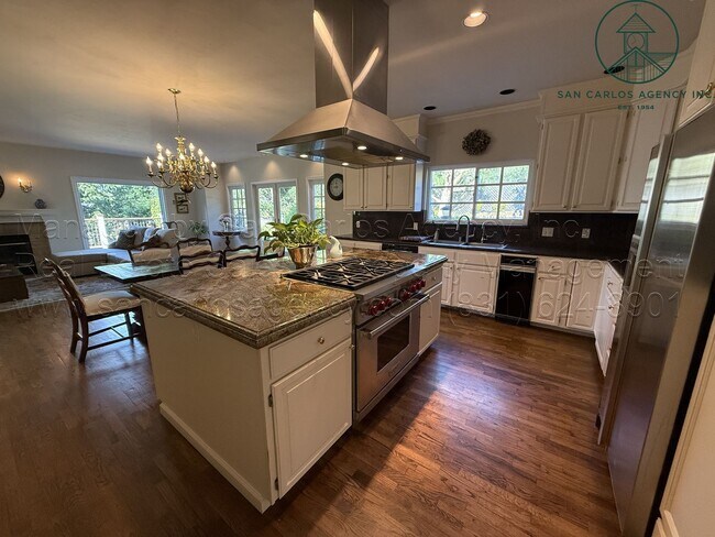 Building Photo - Spacious Five Bedroom Home in Gated High Meadow Neighborhood
