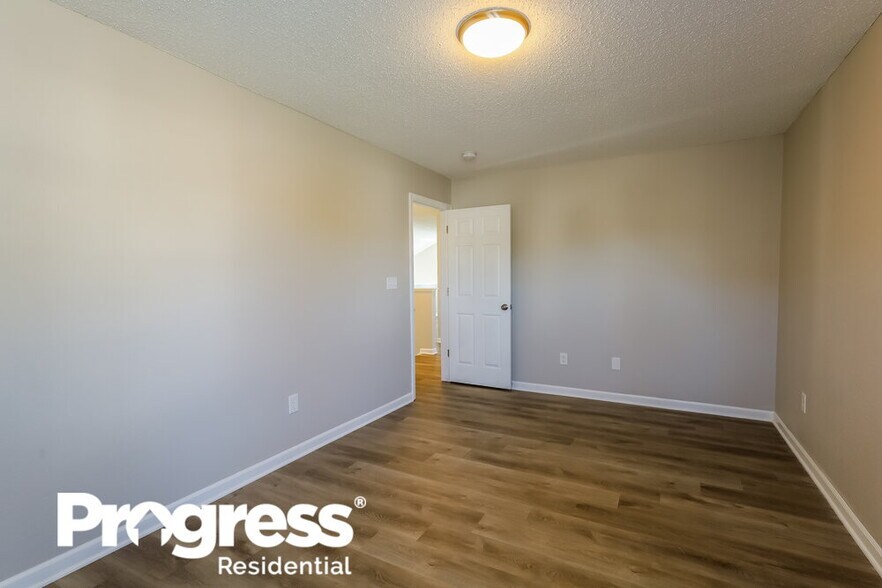Building Photo - 109 Lockerbie Ln