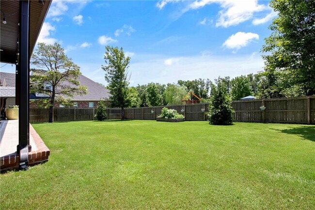 Building Photo - 4502 NE Birchgrove Pl