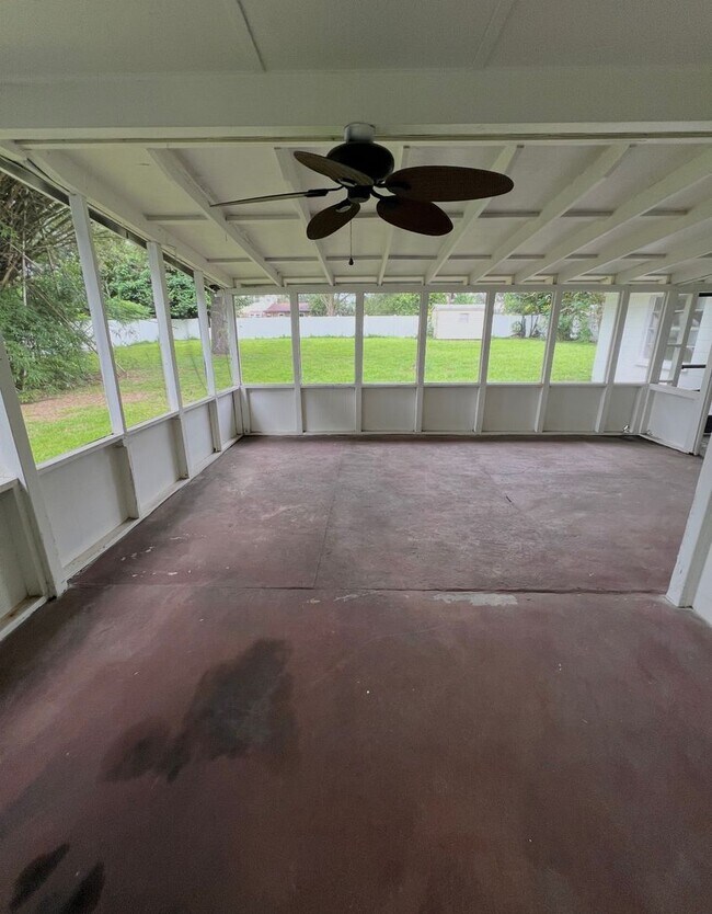 Building Photo - Charming 4 bedroom South Lakeland home with Mother-In-Law Suite!