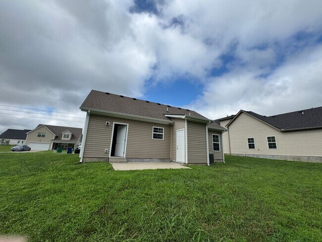 Building Photo - 1529 Gambill Wood Dr