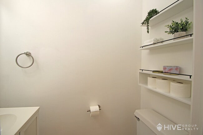Building Photo - Fully Remodeled 3-Bedroom Duplex – Steps f...