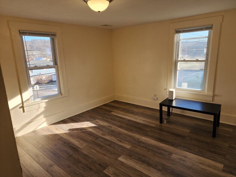 Building Photo - 493 W Pennsylvania Ave