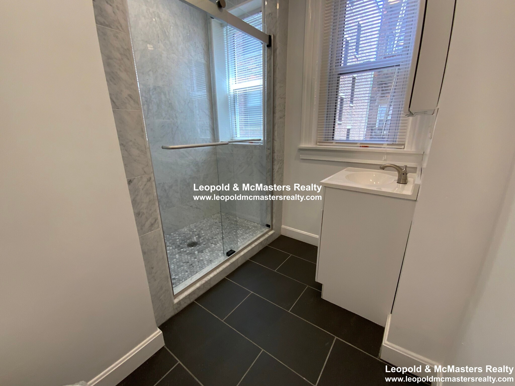 Building Photo - 50 Queensberry St