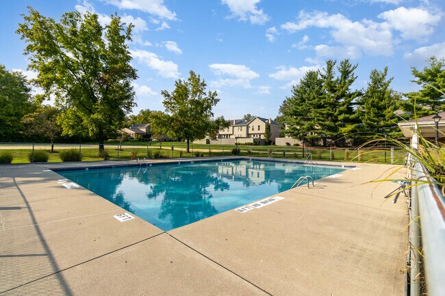 Building Photo - 1071 Stratford Ct