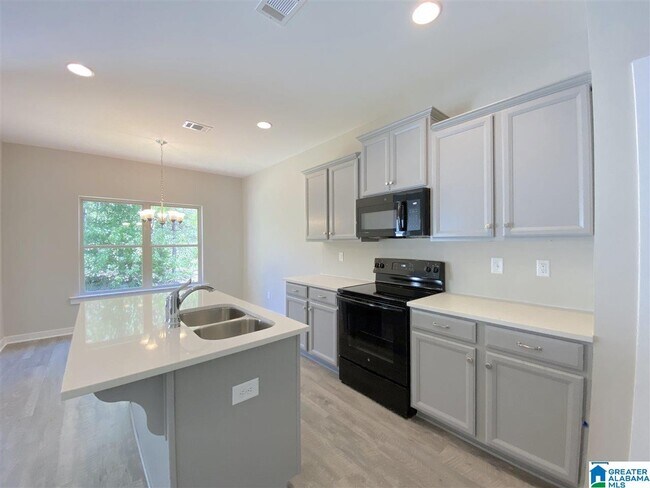 Building Photo - 318 Golden Eagles Cir