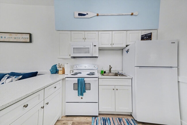 Building Photo - 711 E Gulf Blvd