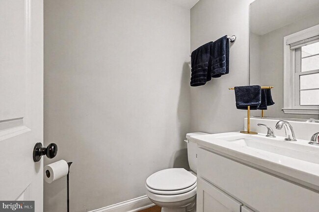 Building Photo - 443 S Robinson St