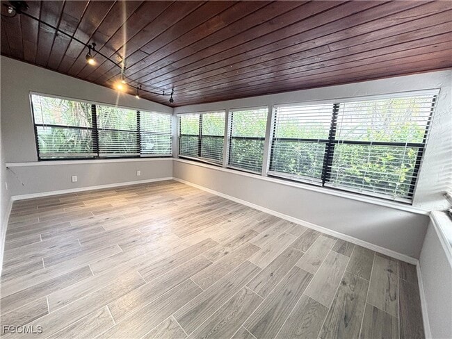 Building Photo - 12743 Brewster Dr