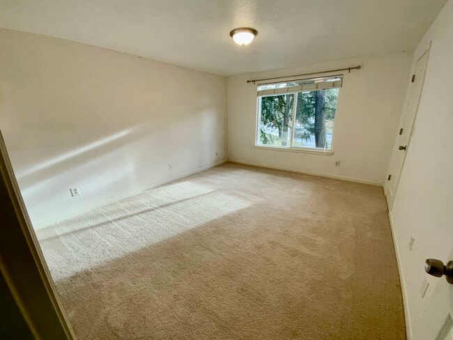 Building Photo - 2-Bedroom, 2-Bathroom End Unit with Covered Balcony