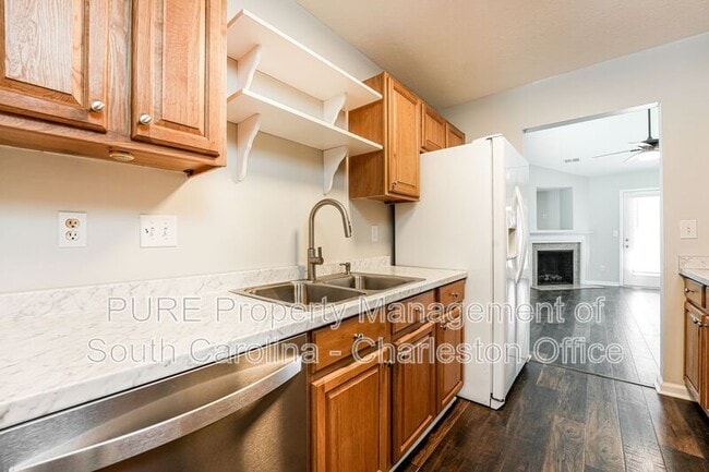 Building Photo - 7840 Park Gate Dr